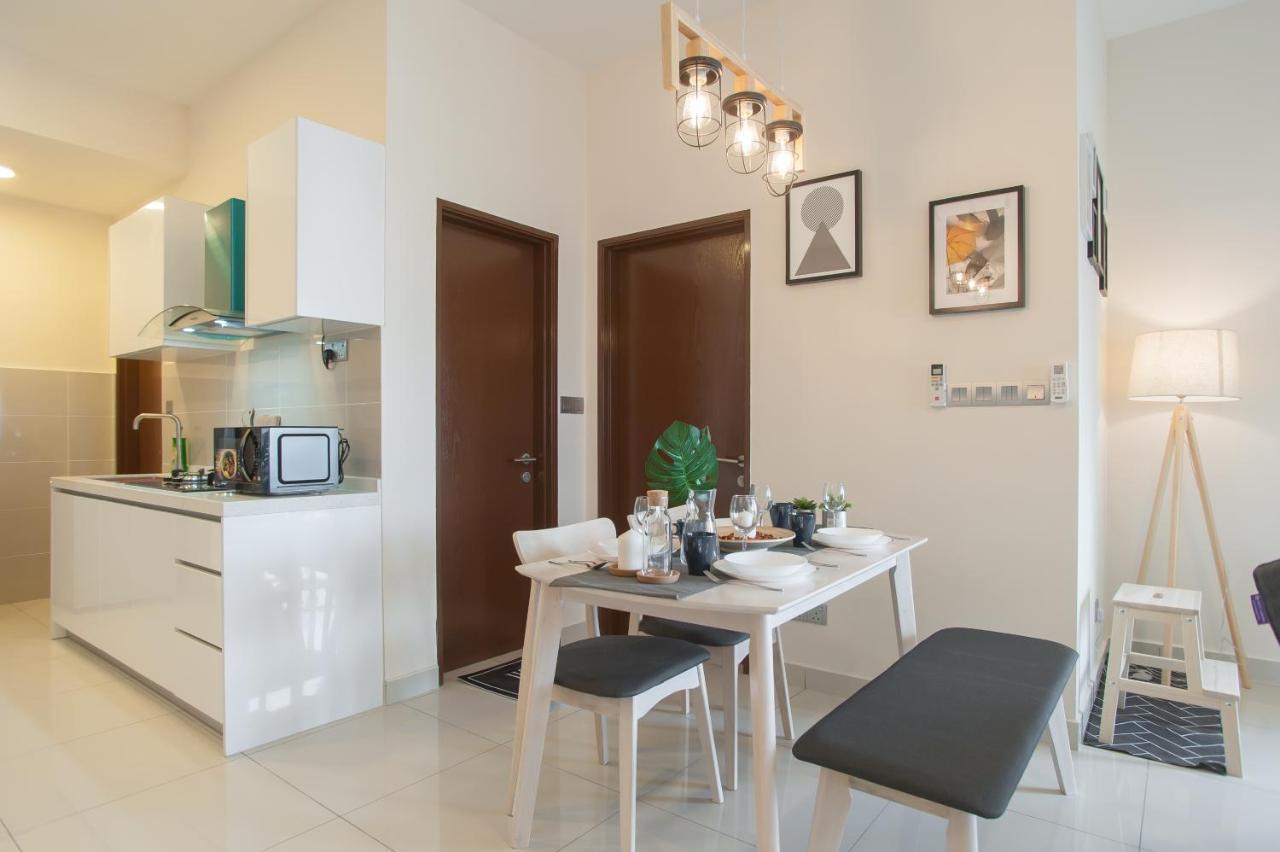 J Dupion By Wefiehome