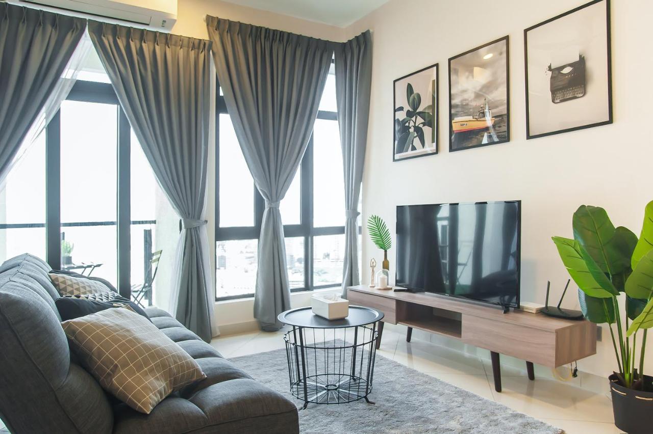 J Dupion By Wefiehome